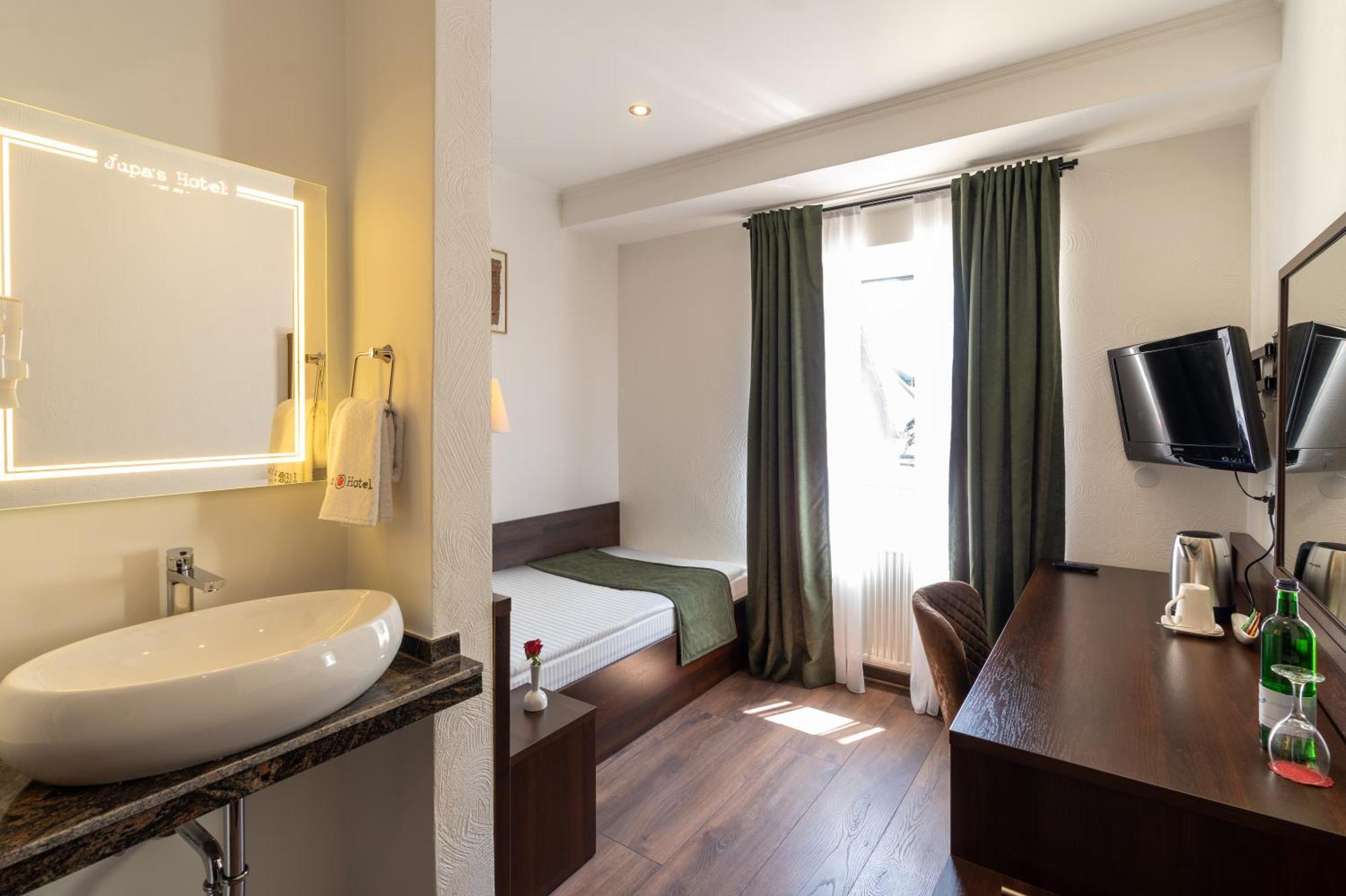 Jupa'S Hotel Dusseldorf Ngoại thất bức ảnh